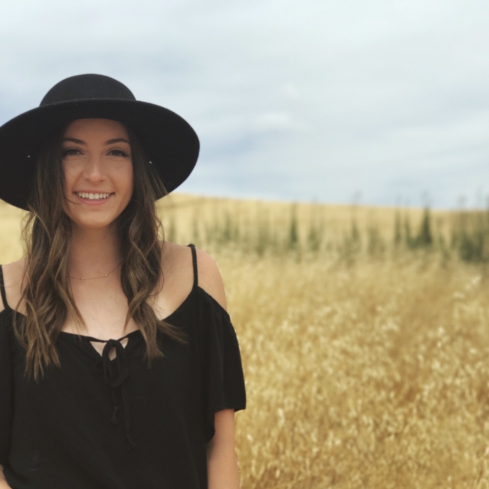 Meet your Posher, Caroline